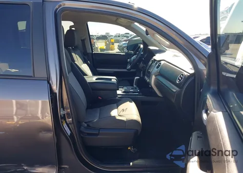 2017 Toyota Tundra Sr5 5.7L V8 z USA, uszkodzony, nr VIN 5TFEW5F15HX215006